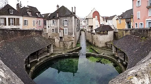 La Fosse Dionne, source vauclusienne de Tonnerre